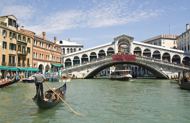 WHAT EVERY WOMAN NEEDS: Where to eat, drink and shop in Venice