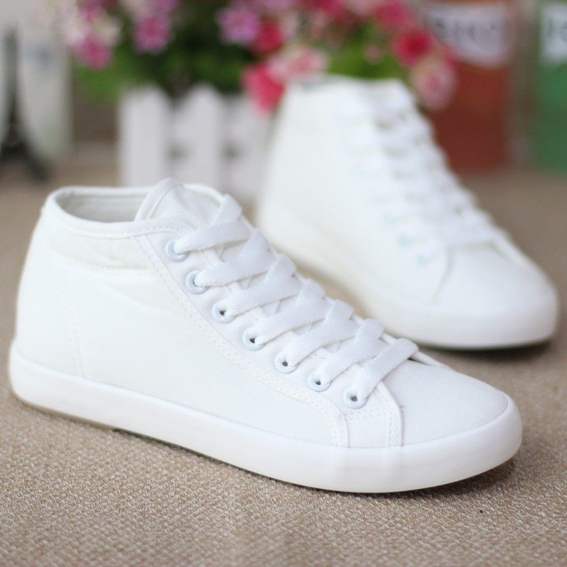 Ernæring måtte kalligrafi How to keep white sneakers white - WHAT EVERY WOMAN NEEDS